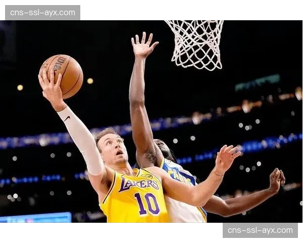 卢克-肯纳德48.1%三分命中率高居榜首，八村垒43.4%并列第九